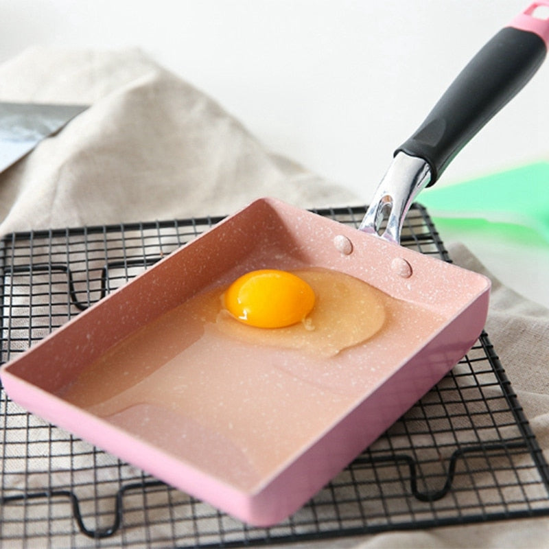 Poêle à omelette antiadhésive pour petit-déjeuner